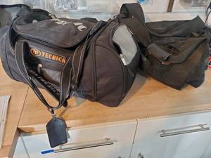 lot 62 image: Ski Gear