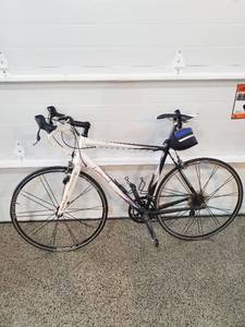 lot 90 image: LeMond Zurich Racing Bicycle  SIGNED
