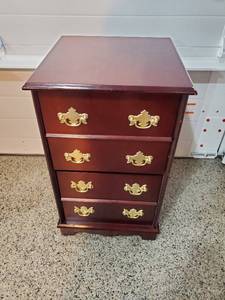 lot 210 image: Filing Cabinet
