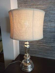 lot 107 image: Pottery Barn Lamp
