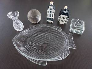 lot 118 image: Collection Of Glass And Ceramic Dcor