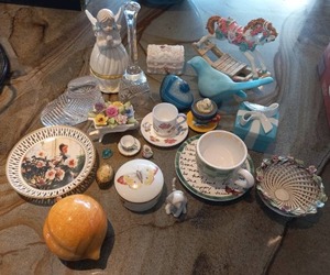 lot 143 image: Collection Of Trinkets And Small Dcor