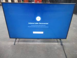 Samsung - 43 Class 7 Series LED 4K UHD Smart TV Model UN43TU7000FXZA (LARGE SCRATCHES ON SCREEN)