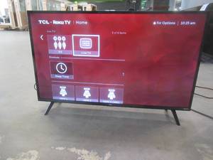 TCL - 40 Class 3-Series Full HD 1080p Smart Roku TV 40S355 (SCRATCH ON SCREEN)