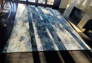 lot 11 image: Area Rug