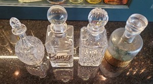 lot 34 image: Decanters
