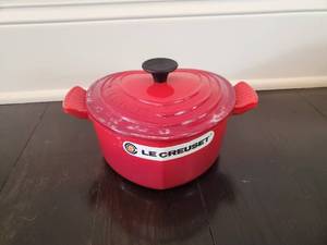 lot 45 image: Le Creuset Heart Cocotte