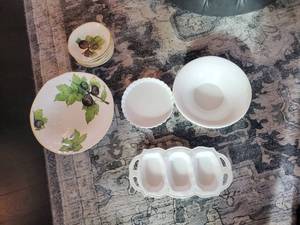 lot 48 image: Italian Ceramics & More