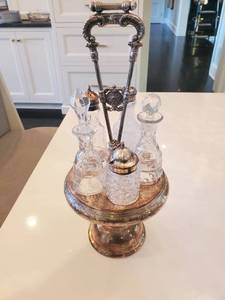 lot 63 image: Caster & Crute Set