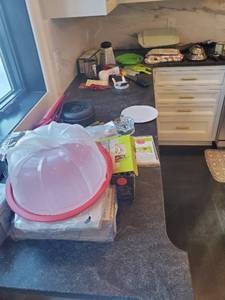 lot 67 image: Assorted Kitchenware