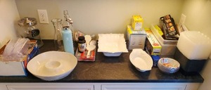 lot 76 image: Misc. Kitchenware