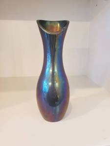 lot 77 image: Nambe Vase
