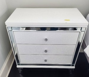 lot 81 image: Night Stand