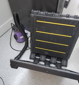lot 85 image: Dog Ramp & Dog Dryer