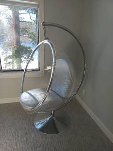lot 2 image: Hanging Bubble Chair