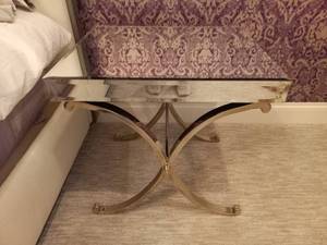 lot 105 image: Mirrored End Table