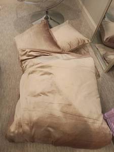 lot 108 image: Restoration Hardware Duvet Cover and Shams