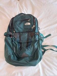 lot 126 image: The North Face Recon Backpack