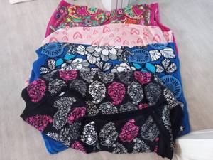 lot 142 image: Collection of Four Vera Bradley Blankets