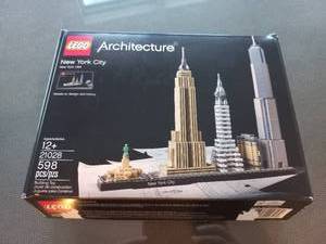 lot 150 image: Lego Set