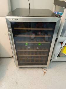 lot 9 image: Criterion Wine Cooler