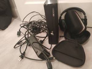 lot 323 image: Xbox 360