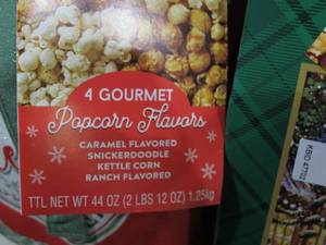 lot 86 image: NEW Ultimate Gourmet Popcorn 2 Pack - Harry and David Moose Munch Gift Set  Popcorn Factory Gift Set