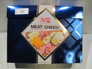 lot 23 image: NEW Hillshire Farm Meat and Cheese Gourmet Gift Collection, 37 Ounce Charcuterie