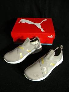 lot 17 image: Brand New PUMA Womens Wired Run Slip-On Sneaker-Size 8