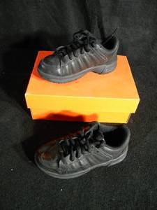 lot 41 image: Black VXT Tennis Shoes Size 10.5