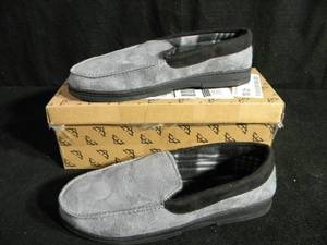 lot 93 image: Vance Co. Mens Slater Moccasin Slipper-Size Med 89