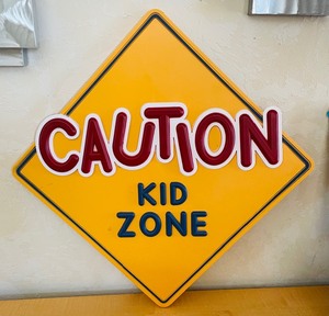 lot 37 image: Kids Decor and More