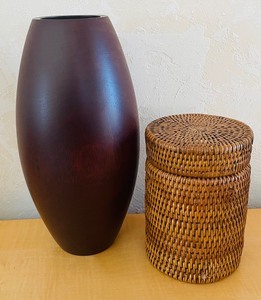 lot 86 image: Wonderful Wood and Wicker Decor