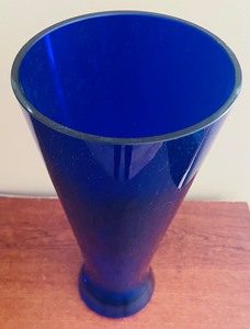lot 84 image: Cool Cobalt Blue Vase