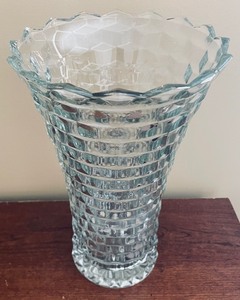 lot 98 image: Fine Fostoria Vase