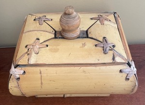 lot 96 image: Beautiful Bamboo Box