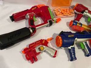 lot 134 image: Nerf Gun Collection With Accessories