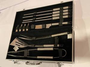 lot 144 image: Leeds Grilling Set In Treasure Island Case