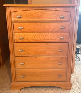 lot 126 image: Bedroom Dresser