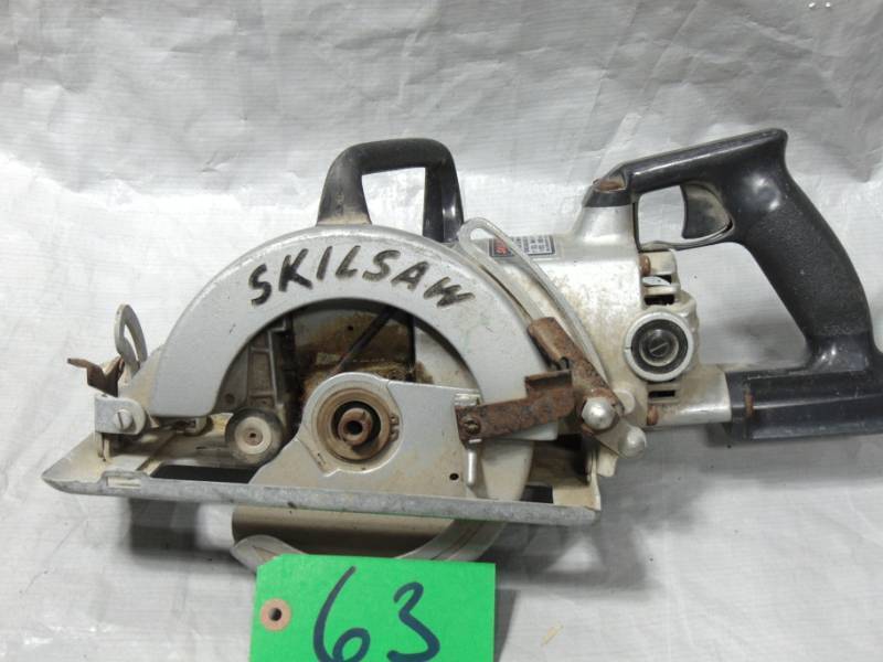 lot 88 image: skil saw worm drive  5825 6 12 6.5 inch
