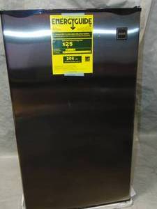 lot 31 image: RCA RFR322 Mini Refrigerator Compact Freezer Compartment Scratch