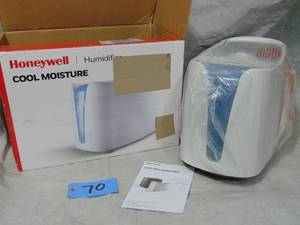 lot 70 image: Honeywell HCM350 Germ Free Cool Mist Humidifier White