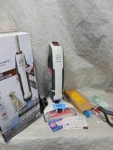 lot 40 image: Hoover Powerdash Pet Hard Floor Cleaner