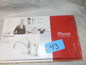 lot 43 image: Pfister Brookwood 1-Handle Kitchen Faucet with Side Spray, Polished Chrome