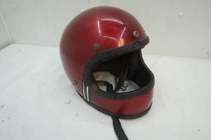 red helmet