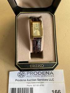 Seiko Womens Hardlex Crystal Rectangle Watch