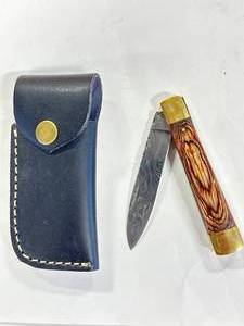 lot 16 image: Custom Damascus Knife with Leather Sheath 7  Inch Long