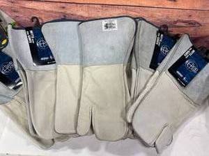 lot 21 image: Lot of 8 Bob Dale Welding Gloves XL