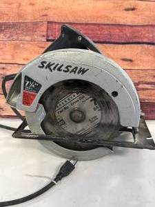 lot 34 image: Skil Saw w 7  Inch Blade