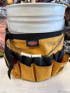 lot 43 image: Bucketboss with 4 Internal Parts Trays